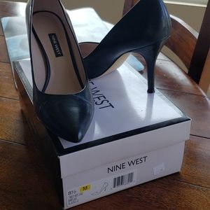 Nine West Black Leather Pumps, Size 8.5